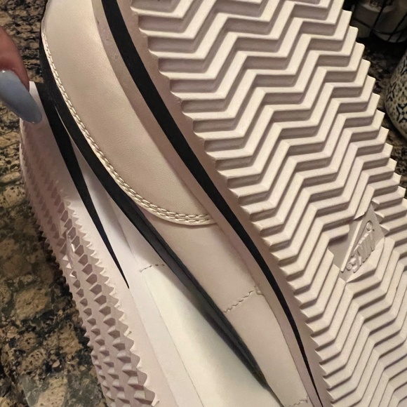 Nike Cortez - Picture 4 of 4